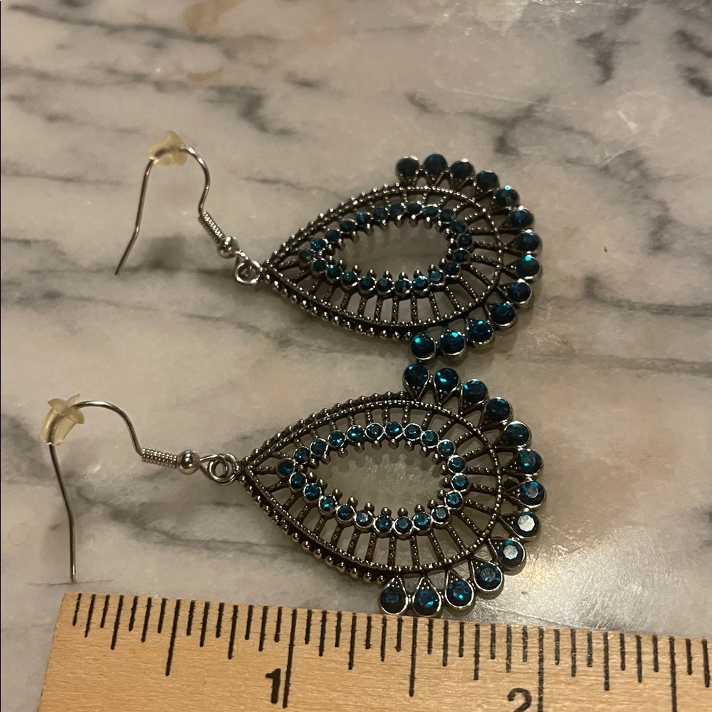 Paparazzi Castle Collection Blue Earrings NWOT - Picture 6 of 7